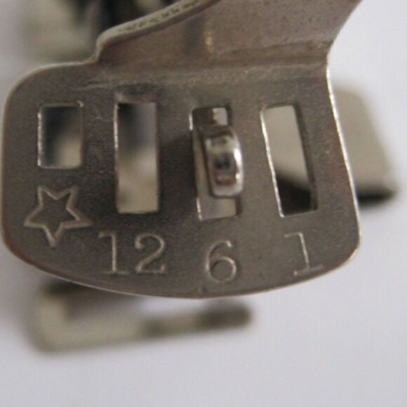 Vintage SINGER 1261 Sewing Machine Part Ruffler Foot Attachment Made in USA - Picture 5 of 5